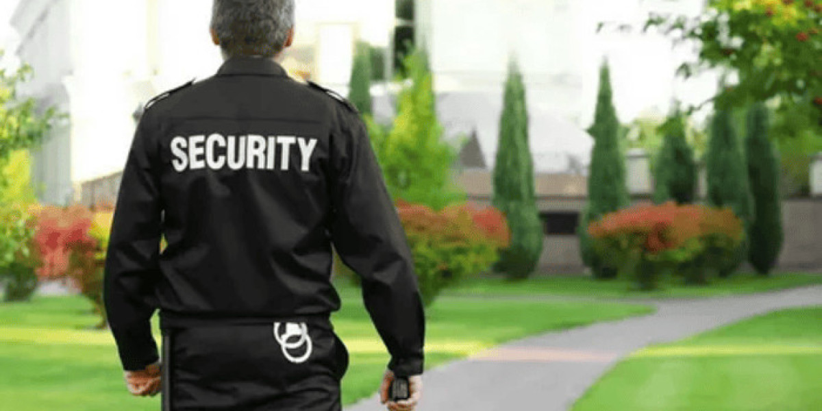 How Security Guard Services Enhance Employee Safety