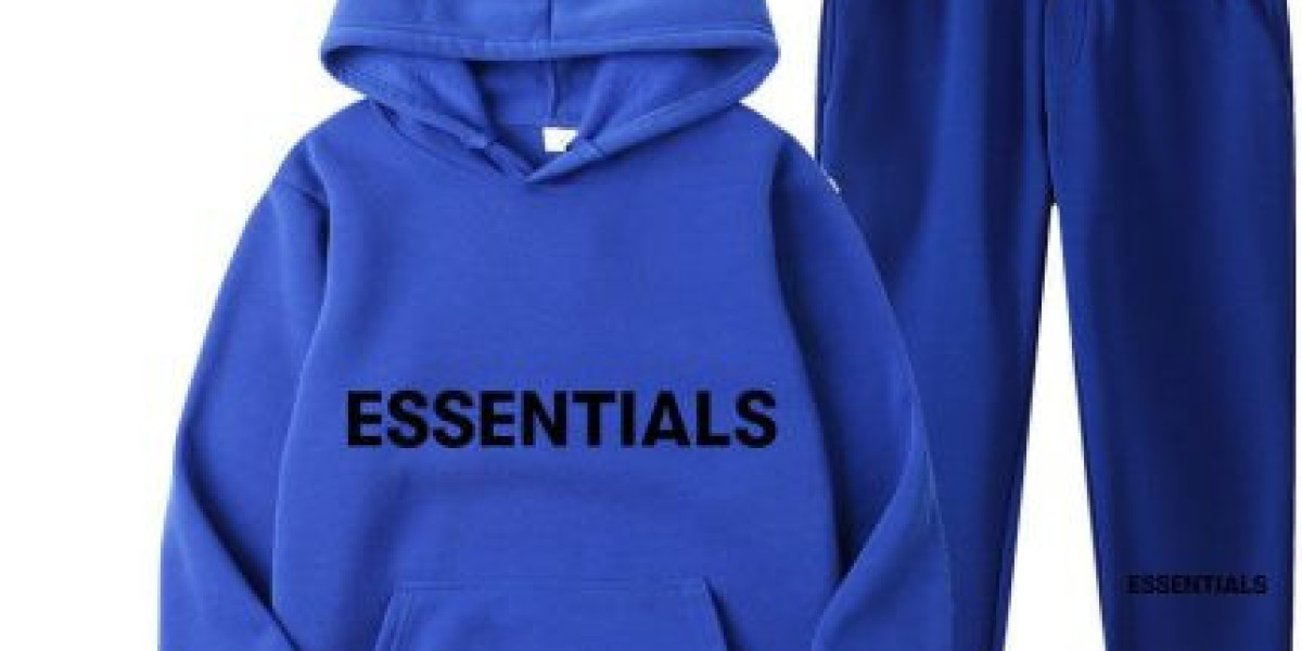 The Essentials Hoodie: Minimal Style That Works with Every Outfit
