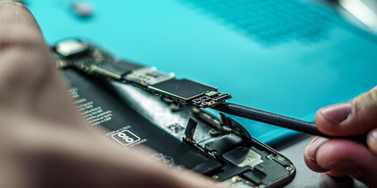 Watch Battery Replacement and Cell Phone Repair Near You: What to Know and Where to Go