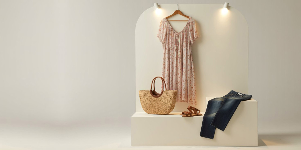 Modern Elegance Meets Comfort: Universal Thread Jeans & Dresses