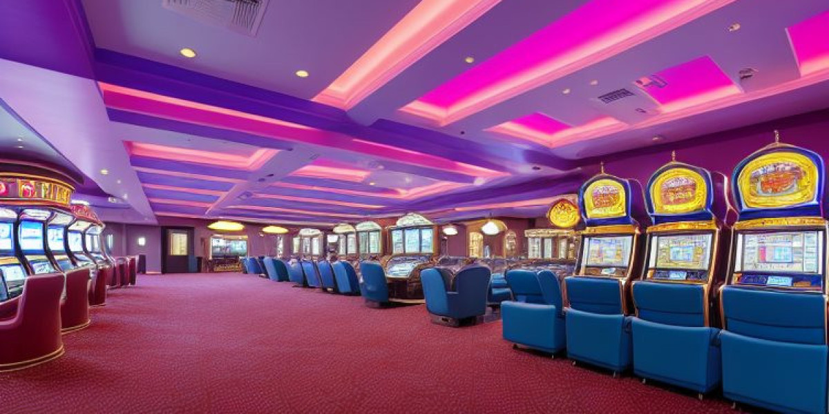 Top Desk Gaming at royal reels casino